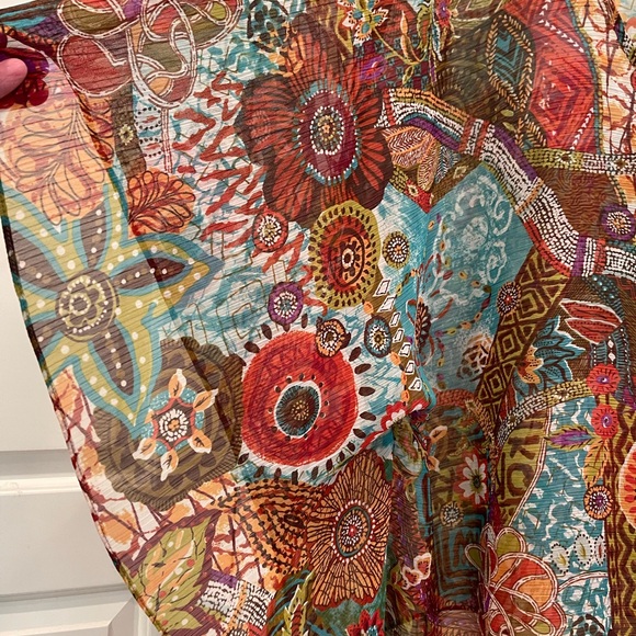 Susan Graver Batwing V-Neck Printed Scarf Top 2X (22-24) Multi-Color - Picture 5 of 9